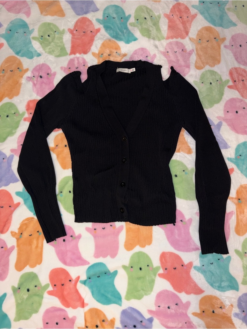 Lush Black Cold-Shoulder Ribbed Button-Front Cardigan